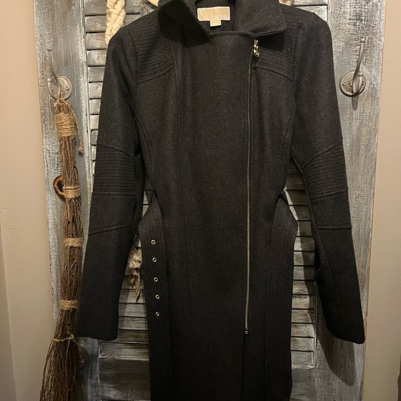 MICHAEL KORS New wool blended fitted coat. - Picture 10 of 11